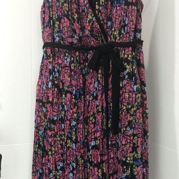 ModCloth Sleeveless Floral Faux Wrap Dress - Picture 3 of 10
